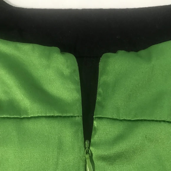 Green & Black Satin Corset-Style Sleeveless Top - Picture 5 of 12